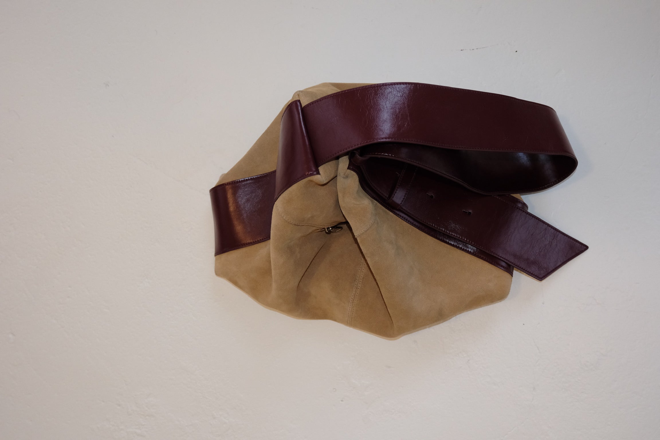 VERSA TOTE - CAMELLO/BURGUNDY