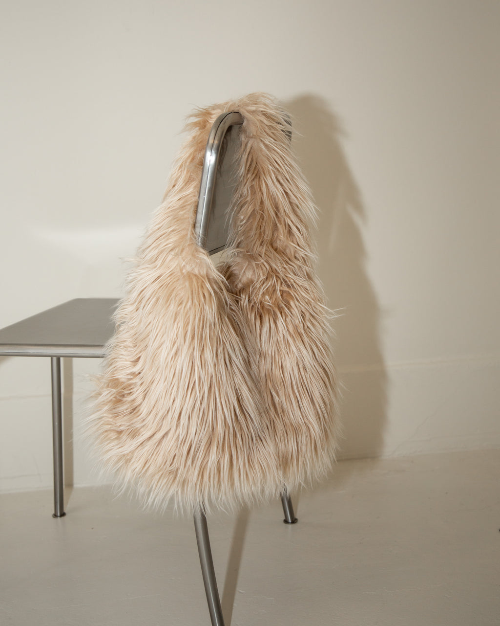 FAUX FUR SHOULDER BAG - BEIGE